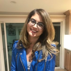 Meet your Posher, Danielle